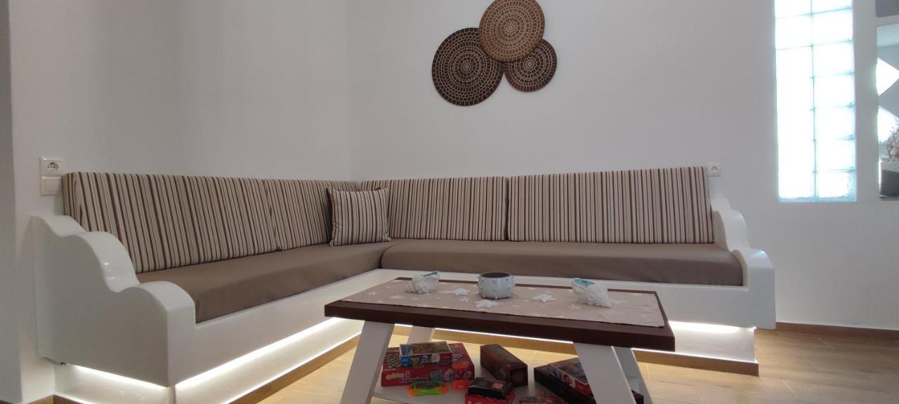 Holiday Home Triovasalos Milos Luaran gambar